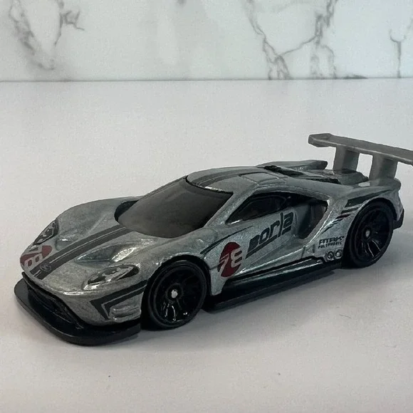 Hot Wheels DTW 92 2016 Ford GT Race 1/64 Grey Diecast, 3.25" Long, Collector Car - Picture 2 of 9